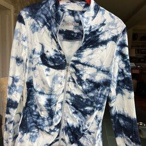 SNO SKINS Blue and White Tie-Dye Top
